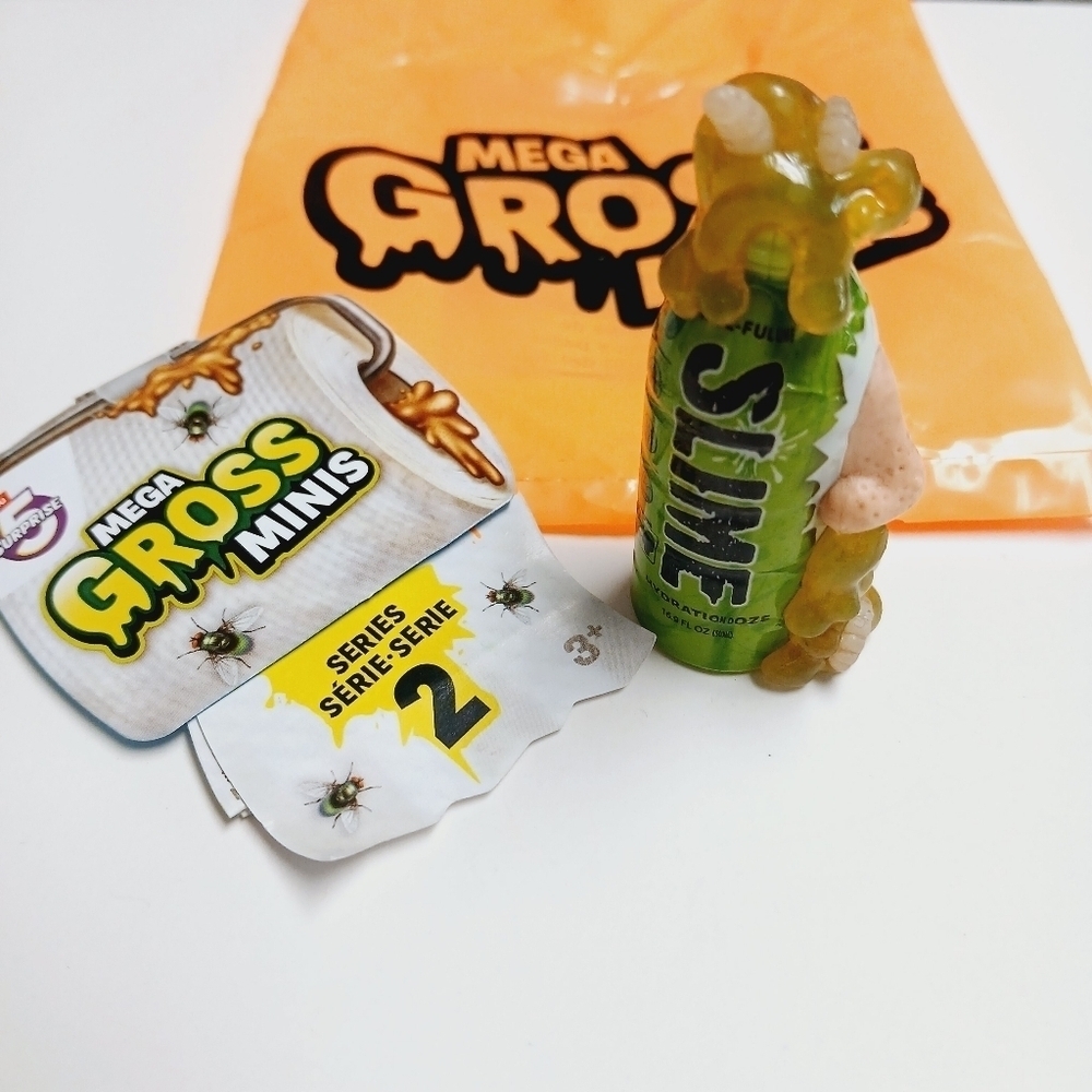 Zuru Mega Gross Minis Series 2 Green Slime Drink ( toy)